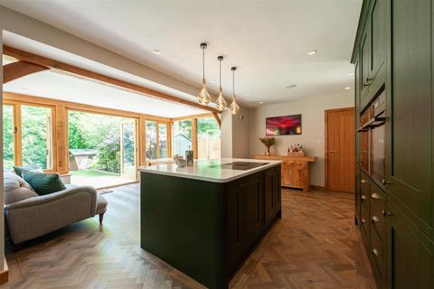 1 Central Lodge, Wrotham, Sevenoaks, TN15 7JW