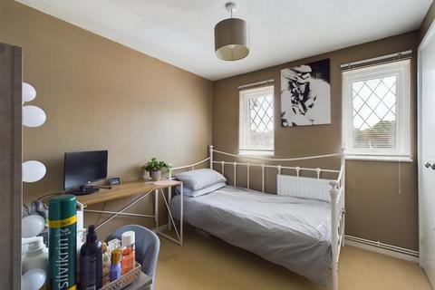 30 Guernsey Close, Crawley, RH11 9QS