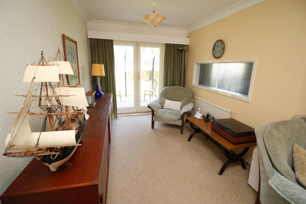 5 - breakfast area.JPG