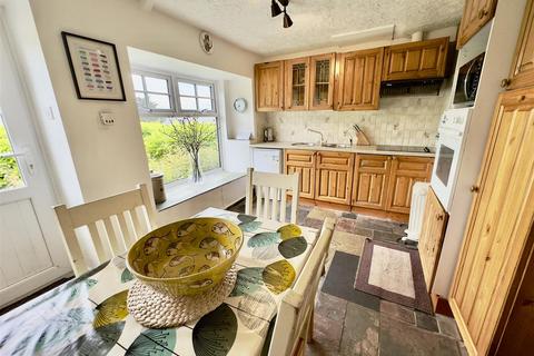 2 bedroom detached house for sale, Bryn Glas, Nefyn, Pwllheli