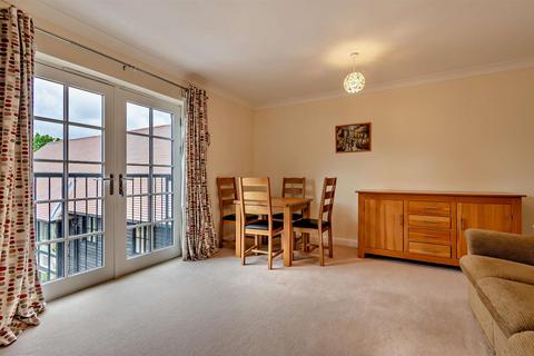 2 bedroom apartment for sale, Alexander Court, Mote Park, Maidstone