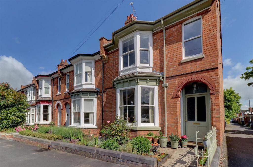 Campion Road, Leamington Spa 4 bed end of terrace house to rent £