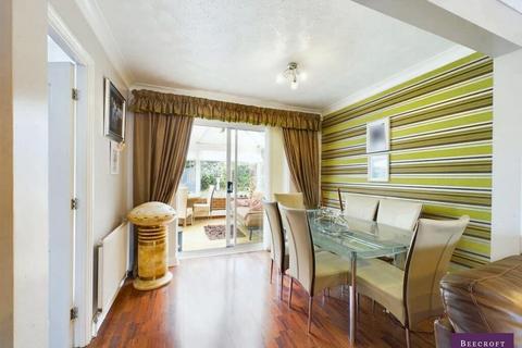 15 Burtop Croft, Hemingfield, Barnsley, S73 0QR