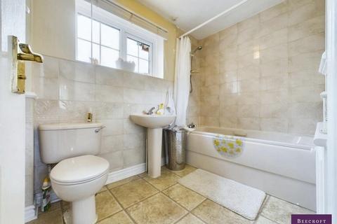 15 Burtop Croft, Hemingfield, Barnsley, S73 0QR