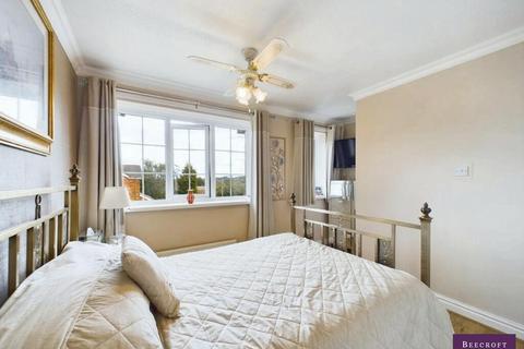 15 Burtop Croft, Hemingfield, Barnsley, S73 0QR