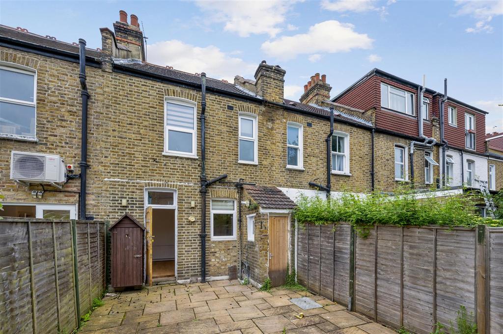 16 Gore Road,13.jpg