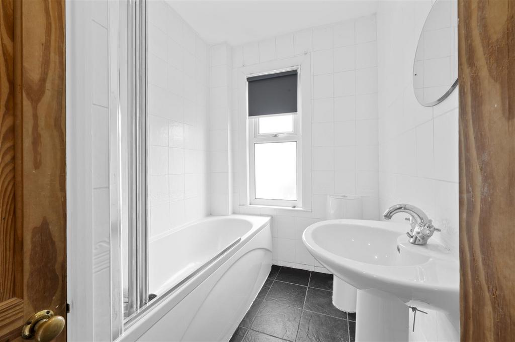 16 Gore Road,8.jpg