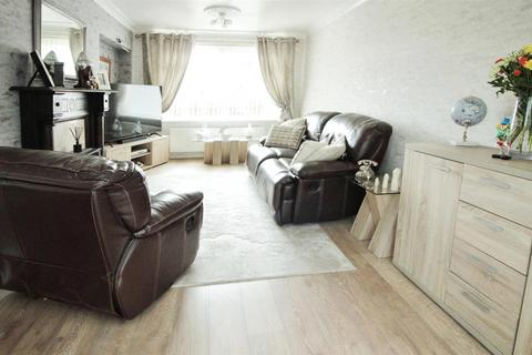 2 bedroom semi-detached house for sale, Raylands Way, Leeds LS10