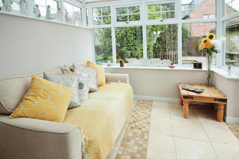 2 bedroom semi-detached house for sale, Raylands Way, Leeds LS10