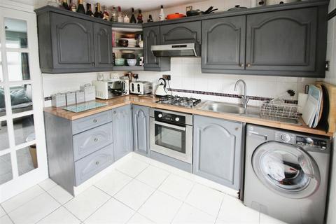 2 bedroom semi-detached house for sale, Queens Drive, Wakefield WF3