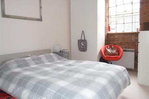 2 bedroom apartment to rent, Bourneside Road, Addlestone KT15