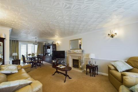 4 bedroom detached house for sale, Gibson Close, Wiltshire SN12