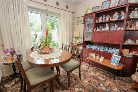 61 Blinco Road, Rushden, NN10 0EA