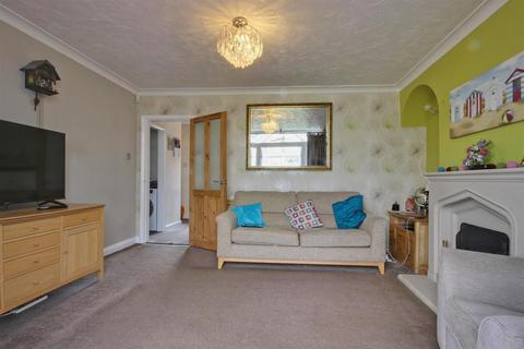 4 bedroom semi-detached house for sale, Derrymore Road, Willerby, Hull