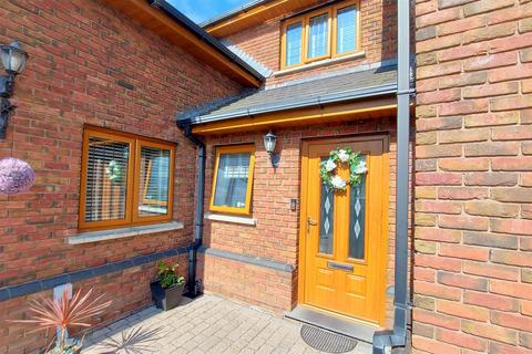 5 bedroom detached house for sale, Cwrt Coed Parc, Maesteg