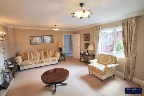 4 bedroom detached house for sale, Bryn Derwen, Energlyn, Caerphilly
