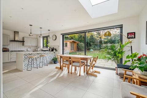 14 Chestnut Close, Amersham, HP6 6EQ
