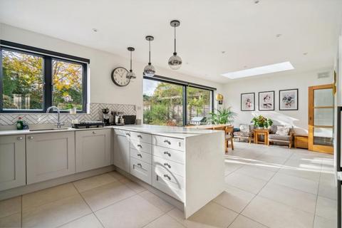 14 Chestnut Close, Amersham, HP6 6EQ