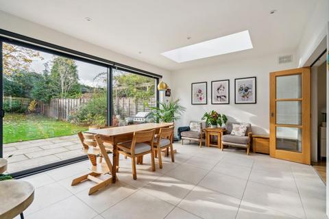 14 Chestnut Close, Amersham, HP6 6EQ