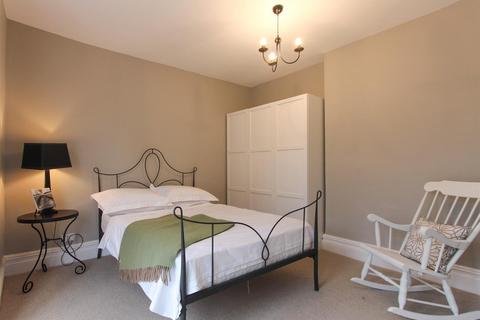 2 bedroom flat to rent, Ninian Road, Cardiff CF23