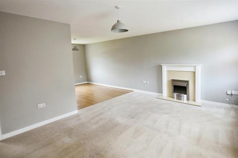 6 bedroom house to rent, Winterton Close, Stamford