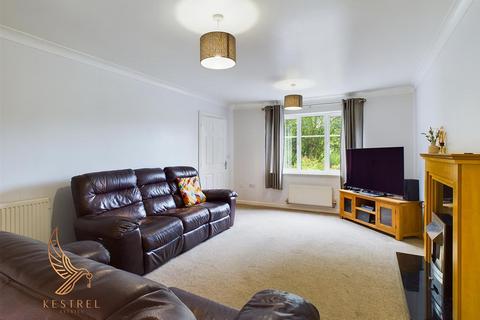 10 Bailey Close, Pontefract, WF8 2NR
