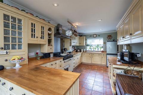 4 bedroom house for sale, High Street, Whitwell