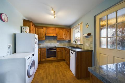 34 Castle Drive, Lochyside, Fort William, PH33 7NS