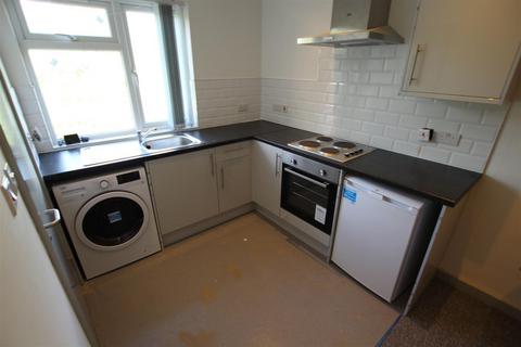 Studio to rent, Narborough Road, Leicester