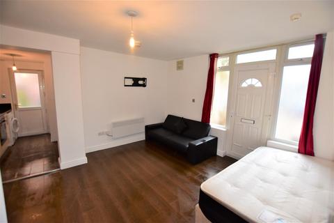 Studio to rent, Fosse Road South, Leicester, LE3
