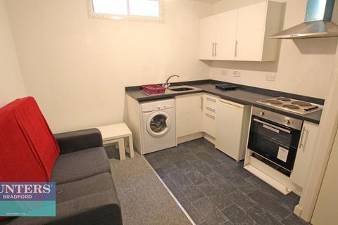 1 bedroom flat to rent, Cheapside Chambers Cheapside, Bradford, West Yorkshire, BD1 4HP
