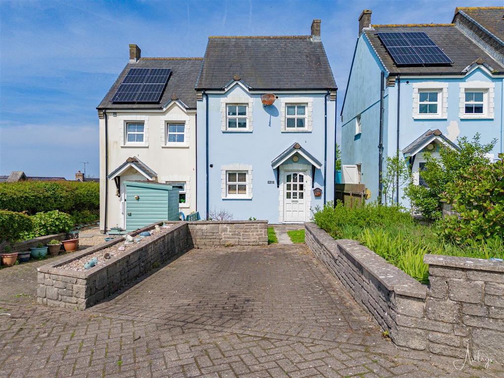 Clos Sant Cenydd, Llangennith, Gower... 3 bed semidetached house for