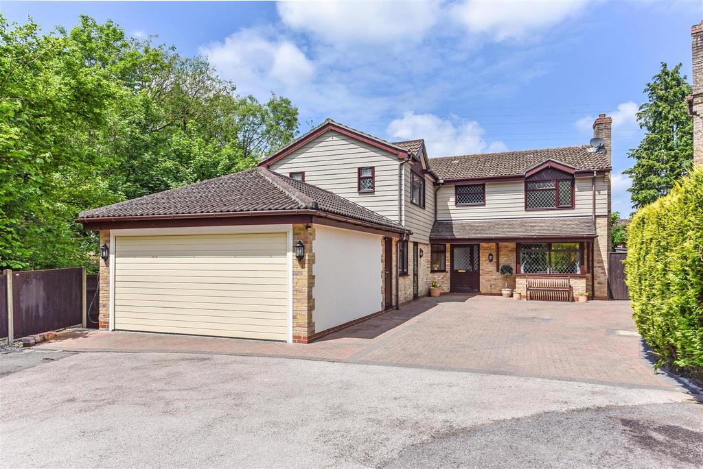 Horndean, Hampshire 5 bed detached house for sale £750,000