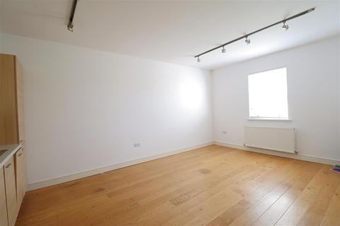 1 bedroom apartment for sale, Old St. Michaels Drive, Braintree
