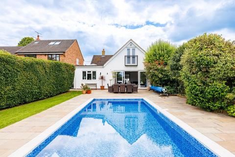 5 bedroom chalet for sale, Brewers End, Takeley, Bishop's Stortford