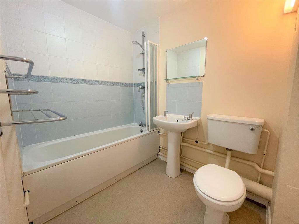 Bathroom.jpg