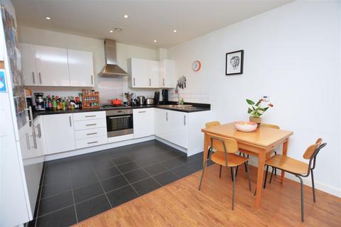 2 bedroom apartment for sale, Seaton Road, Mitcham CR4