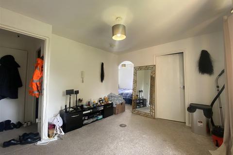 1 bedroom flat for sale, Ascot Court, Aldershot GU11