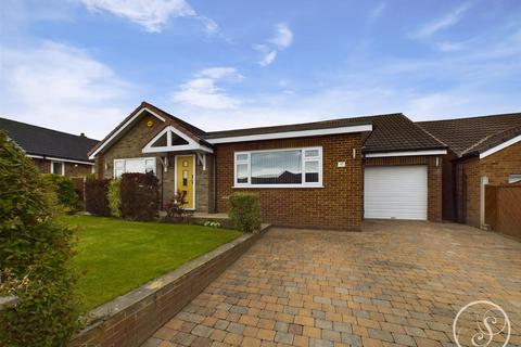 4 bedroom detached house for sale, Templegate Close, Leeds