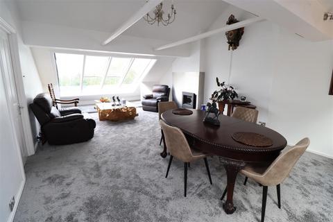 3 bedroom flat for sale, The Park, Highgate, N6