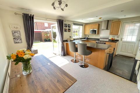 3 bedroom link detached house for sale, Manor Close Topcliffe, Thirsk