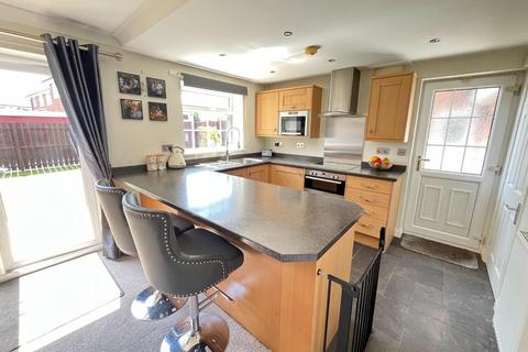 3 bedroom link detached house for sale, Manor Close Topcliffe, Thirsk