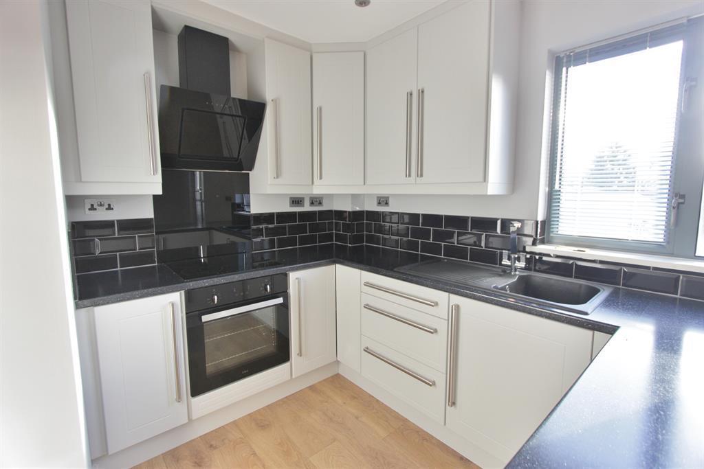 Middlewood Rise, Sheffield, S6 1UR 2 bed flat £895 pcm (£207 pw)