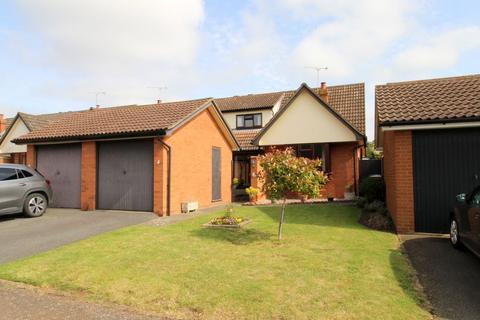 2 bedroom bungalow for sale, Simons Road, Woodbridge, Suffolk, IP12