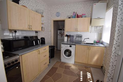 2 bedroom flat for sale, Stanhope Road, South Shields