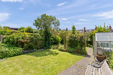 7 Segrave Road, Folkestone, CT19 6AY
