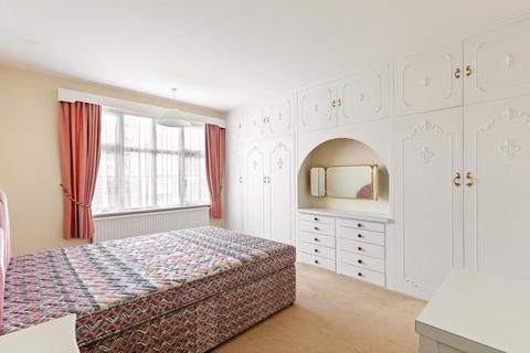 7 Segrave Road, Folkestone, CT19 6AY