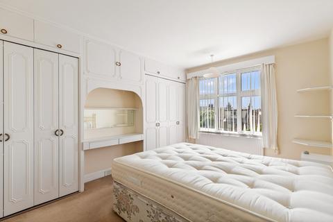7 Segrave Road, Folkestone, CT19 6AY