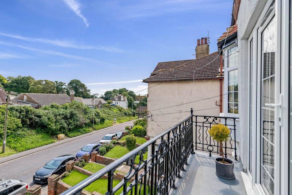 Sandgate Hill, Sandgate, Folkestone... 2 bed flat for sale £350,000