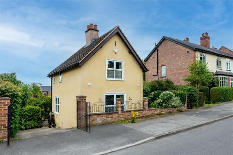 2 bedroom detached house for sale, Moore Road, Mapperley, Nottingham, Nottinghamshire, NG3 6EF